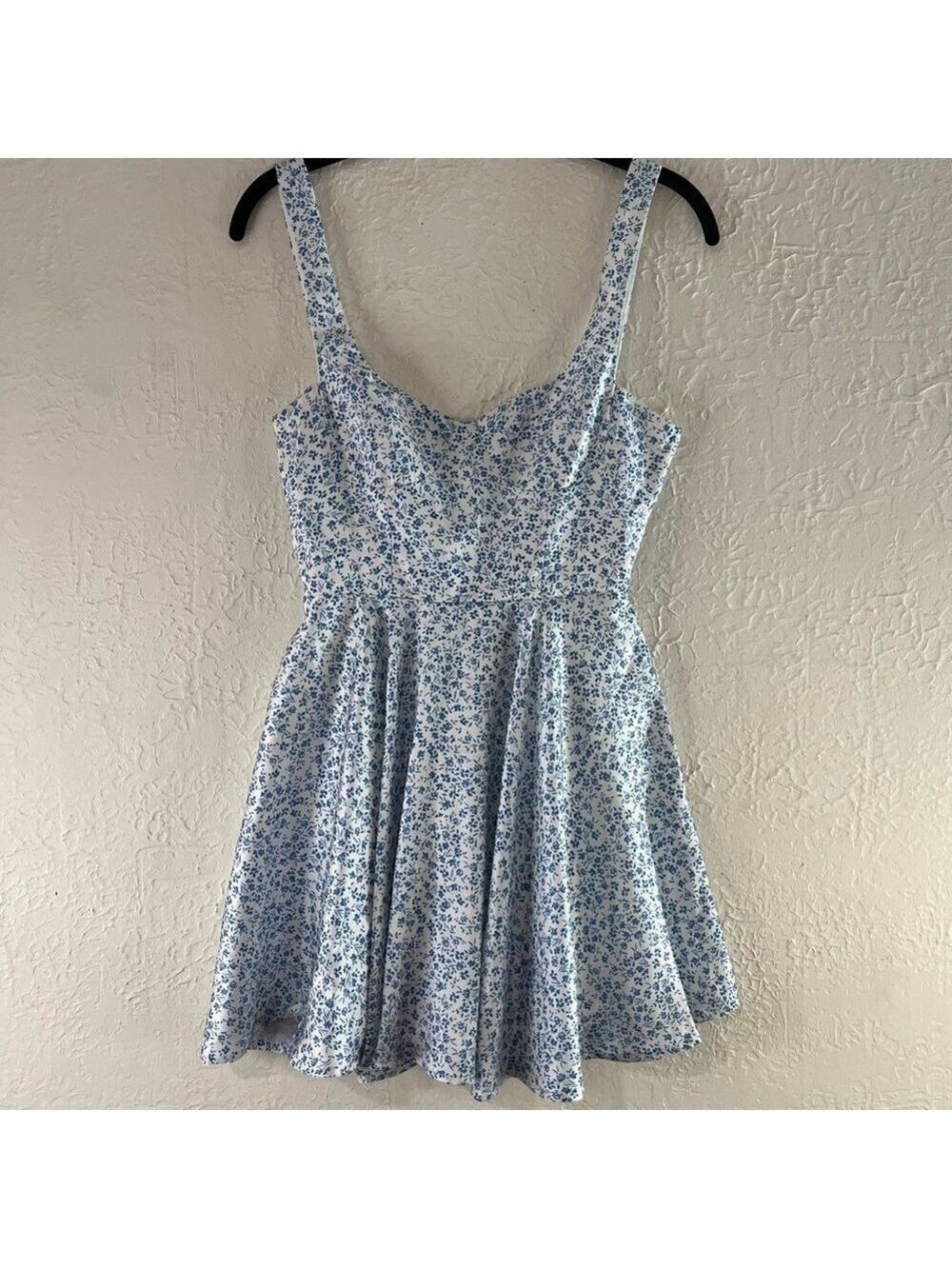 Alamour Bustier White And Blue Floral Satin Mini Dress With Open Tie Back
